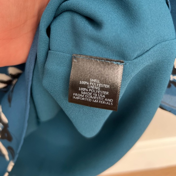 Cute Blue Floral Long Sleeved Mini shift dress by Charles Henry - Small Petite - Picture 9 of 10